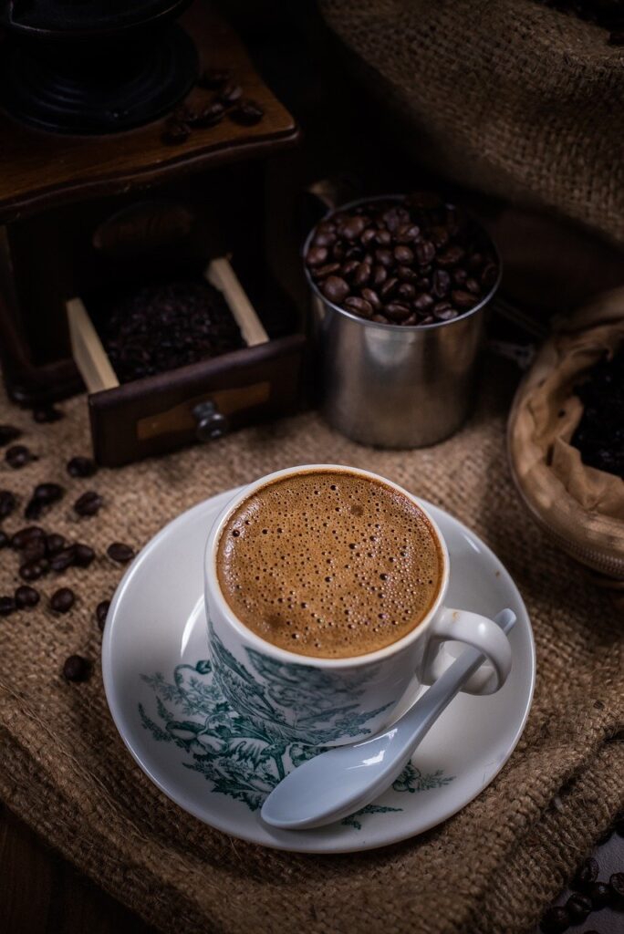 découvrez l'univers du café : saveurs, arômes et recettes pour éveiller vos sens. apprenez tout sur les différentes variétés, techniques de préparation et bienfaits de cette boisson incontournable. plongez dans la culture du café et savourez chaque gorgée.
