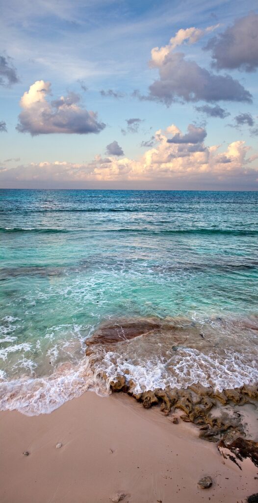 découvrez les merveilles des caraïbes, un véritable paradis tropical aux plages de sable fin, eaux turquoise et culture vibrante. partez à l'aventure entre paysages idylliques, délicieuses spécialités culinaires et patrimoines historiques uniques.
