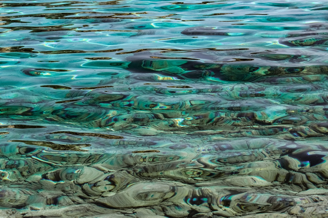 découvrez les mers turquoise, un véritable paradis sur terre, où l'eau cristalline se mêle à un ciel azuré pour offrir des paysages à couper le souffle. plongez dans un monde de tranquillité et d'aventure, parfait pour les amateurs de soleil et de nature.