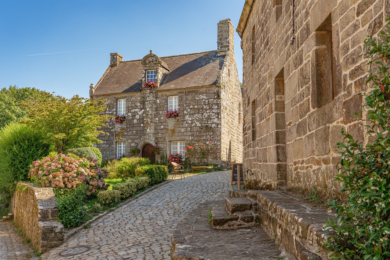 découvrez des villages pittoresques aux paysages enchanteurs, riche en histoire et en culture, où chaque ruelle raconte une histoire et où la douceur de vivre vous attend à chaque coin.